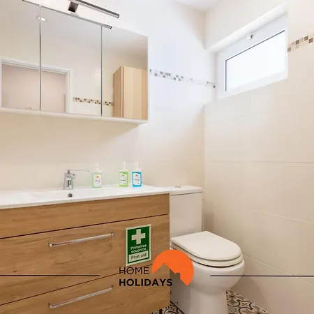 #165 Liberdade 105 By Holidays Apartment *